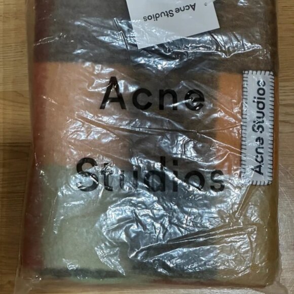 Acne Studios Scarf - Picture 4 of 5